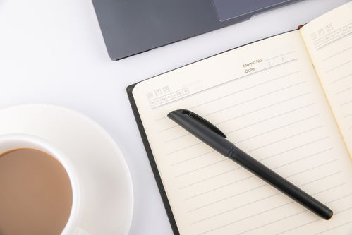 笔记本电脑与办公用品 商务摄影中的优雅组合